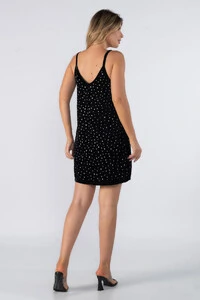 Vestido curto plush com aplicacao