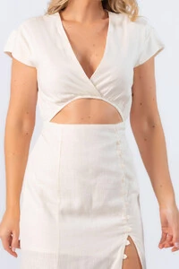 Vestido midi em linho com recorte