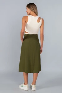 Saia midi em viscose com bolsos e ziper frontal