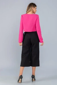 Blusa cropped em viscolinho gola v manga larga