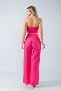 Top cropped tqc em algodao detalhe flor