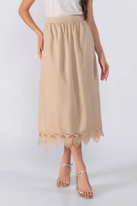 Saia midi com renda na barra