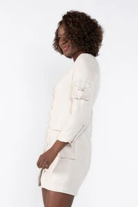 Vestido utilitario com detalhes em ilhos