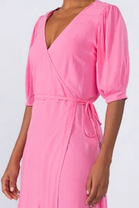 Vestido midi viscose envelope manga curta