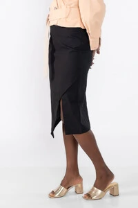 Saia midi assimetrica lacream em linho