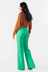 Calca pantalona com recorte frontal