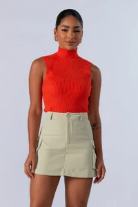 Blusa gola alta manga cavada