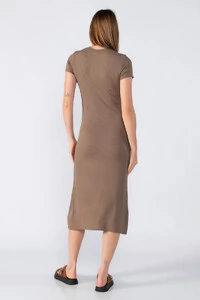 Vestido midi manga curta canelado