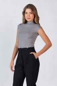 Blusa gola alta canelada