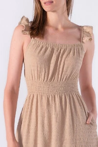 Vestido com textura e elastico na cintura