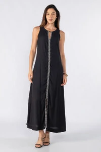 Vestido longo com detalhe frontal