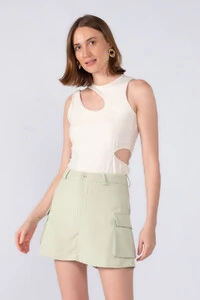 Shorts saia cargo forrado em poliester