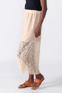 Saia midi renda
