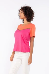 Tshirt bicolor basica com detalhe etnico
