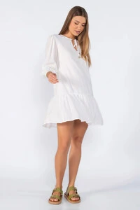 Vestido com manga bufante com detalhes