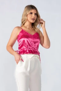 Cropped renda com ajuste