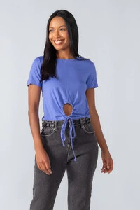 T-shirt em viscose detalhe na barra