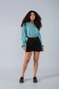 Blusa curta em viscose com elastico na barra e punho