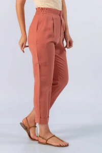 Calca jogger em viscose com bolsos