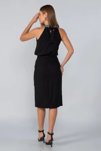 Saia midi em viscose detalhe em tule