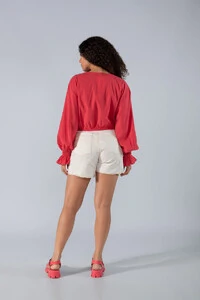 Blusa curta em viscose com elastico na barra e punho
