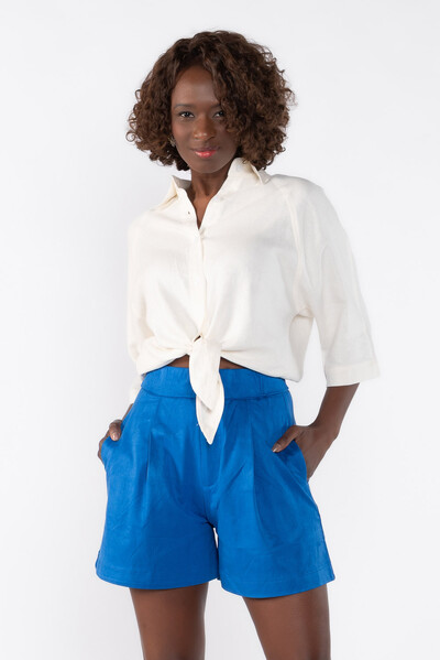 Foto short em suede com pence
