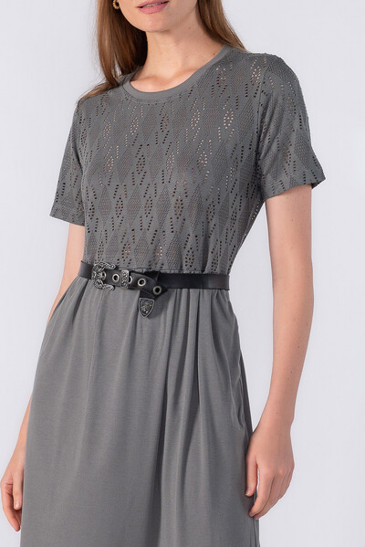 Foto Vestido midi em laise e ribana