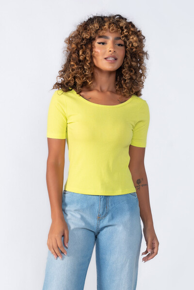 Foto Blusa canelada detralhe costas