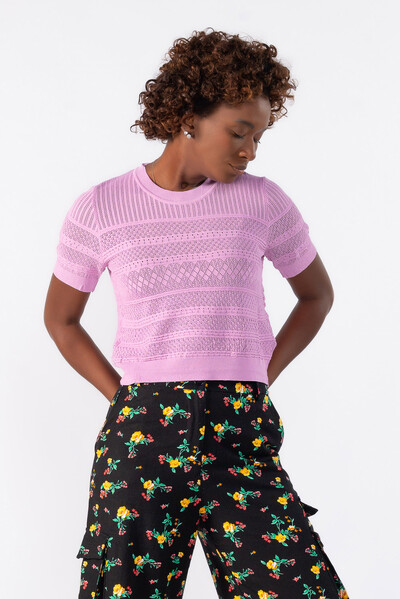 Foto Blusa curta de tricot trabalhado