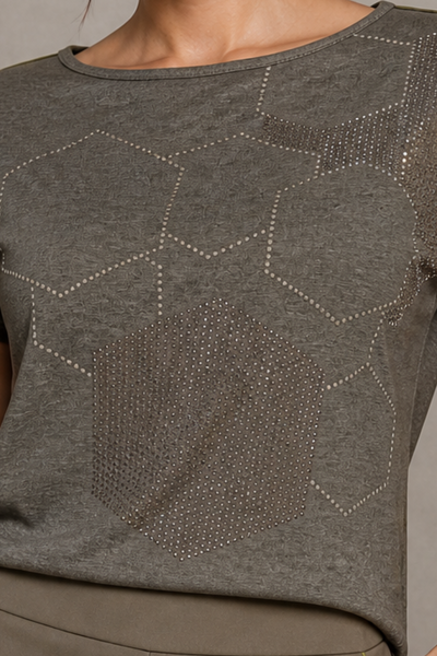 Foto Blusa com aplicações em pedrinhas