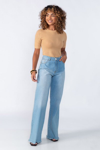 Foto Blusa detalhe furinhos