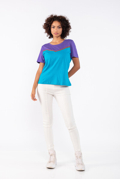 Foto Tshirt bicolor basica com detalhe etnico