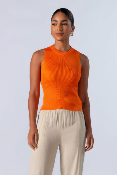 Foto Blusa em viscose canelada regata