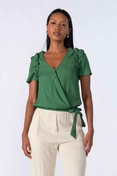 Foto Blusa transpassada babado na manga
