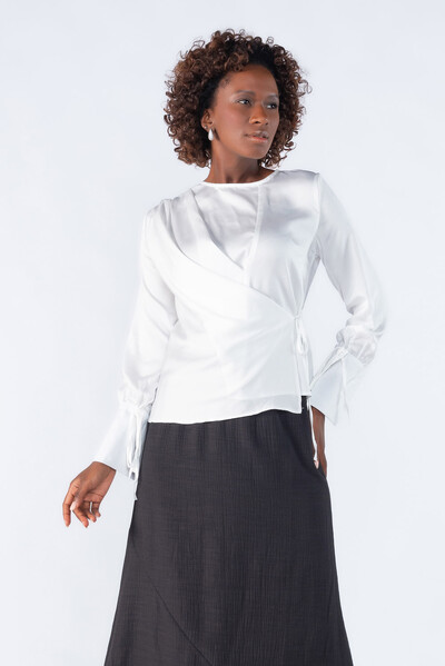 Foto Blusa poliester transpassada