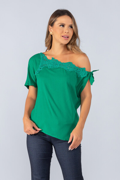 Foto Blusa viscose assimetrica aplicacao em guippir