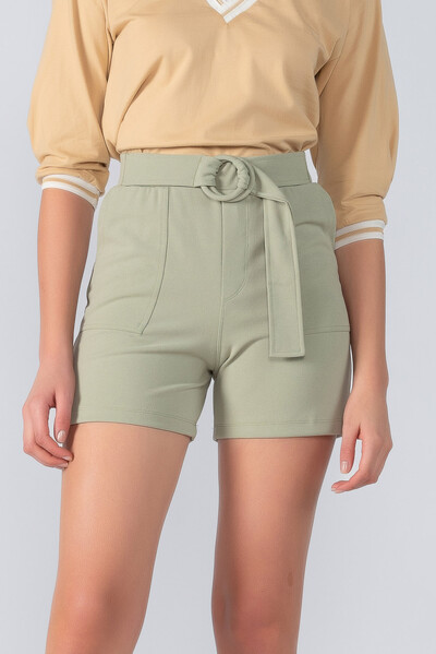 Foto Shorts crepe liso detalhe cinto e bolsos