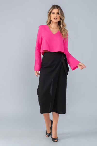 Foto Blusa cropped em viscolinho gola v manga larga