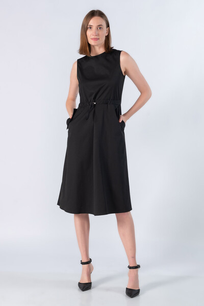 Foto Vestido midi detalhe de ajuste na cintura