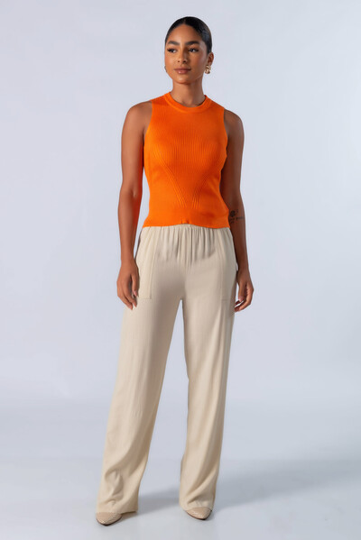 Foto Blusa em viscose canelada regata