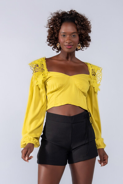 Foto Cropped viscose detalhe guippir