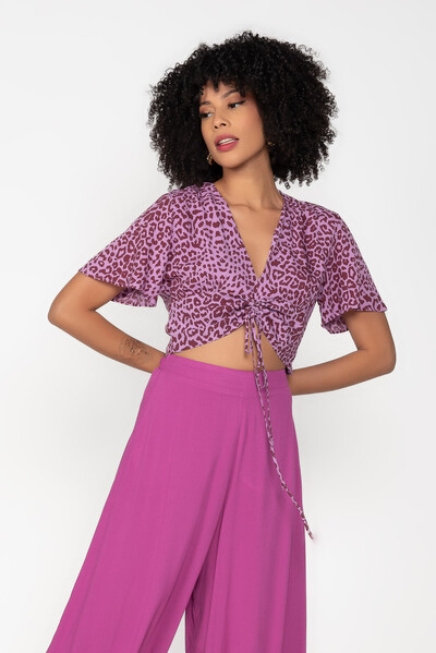 Foto Cropped em viscose animal print