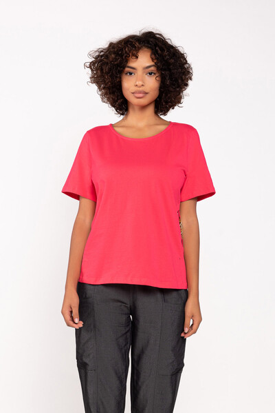 Foto T-shirt algodao detalhe corrente lateral