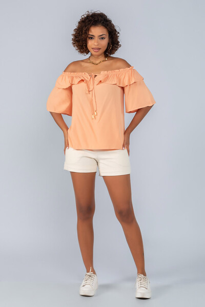 Foto Blusa manga em viscose ombro a ombro com babado