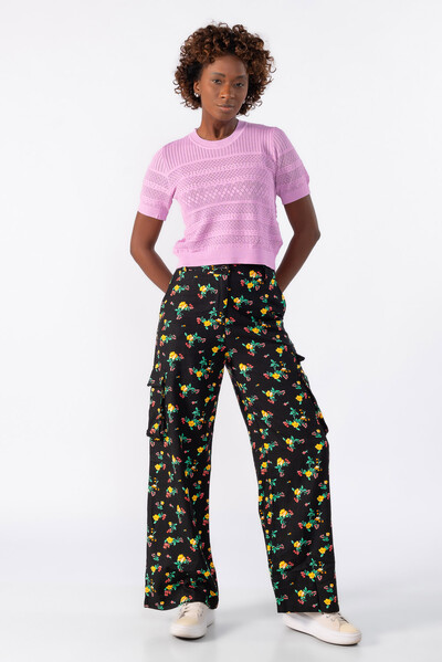 Foto Blusa curta de tricot trabalhado