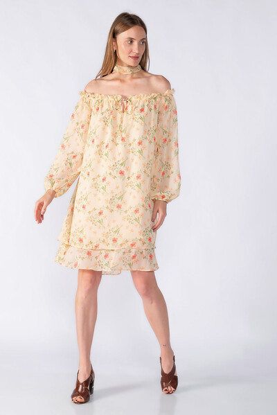 Foto Vestido curto ombro a ombro em chiffon