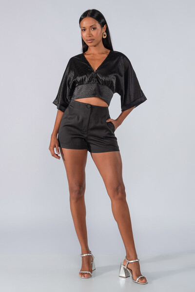 Foto Blusa cropped gola v acetinada