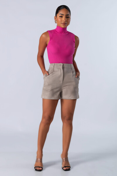 Foto Blusa gola alta manga cavada
