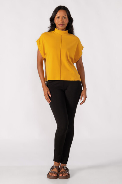 Foto BLUSA GOLA ALTA CANELADA