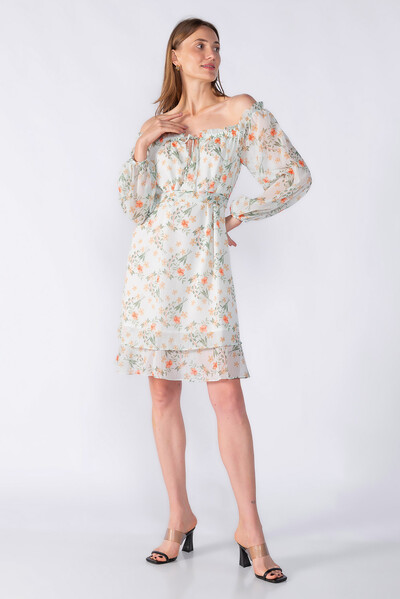 Foto Vestido curto ombro a ombro em chiffon